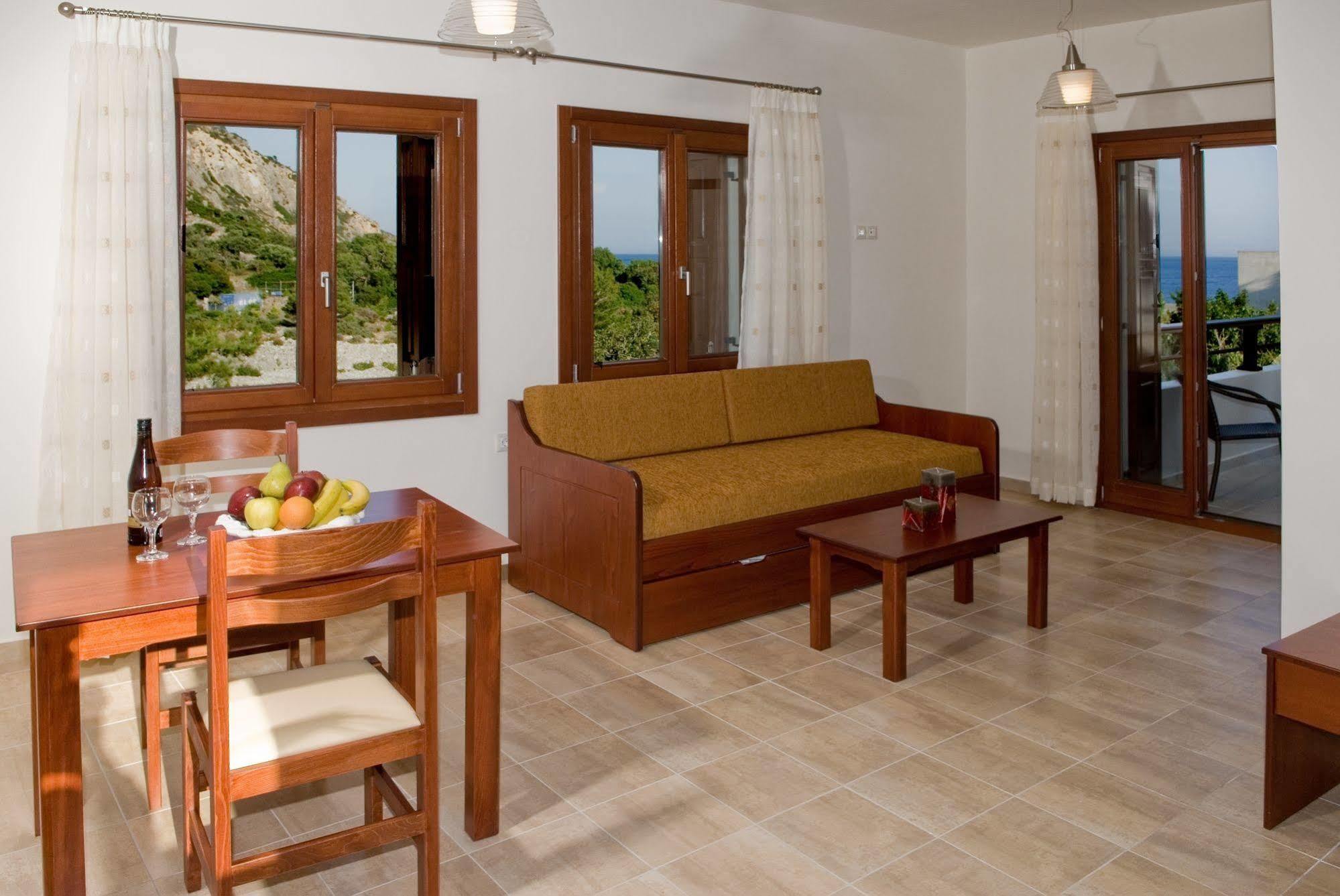 Syia Hotel Sougia Exterior foto