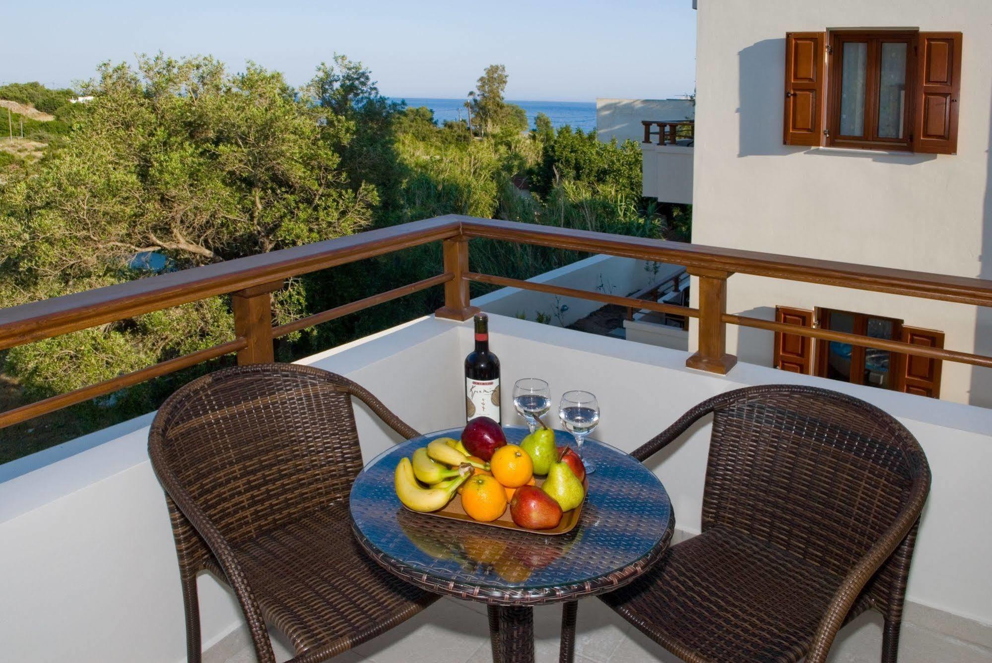 Syia Hotel Sougia Exterior foto